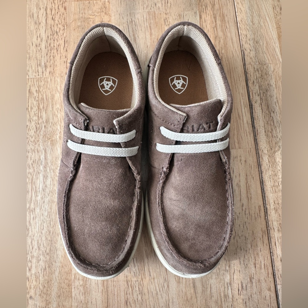 Ariat Kids Suede Moc Toe Shoes – Size 1C – Brown - EUC